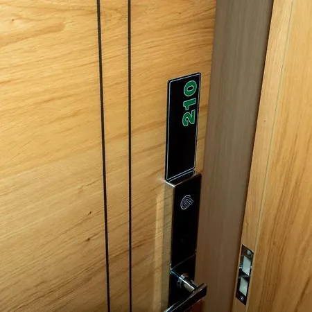 Zlatni Javor 210 Апарт-отель