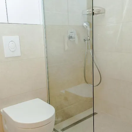 Zlatni Javor 210 * Яхорина